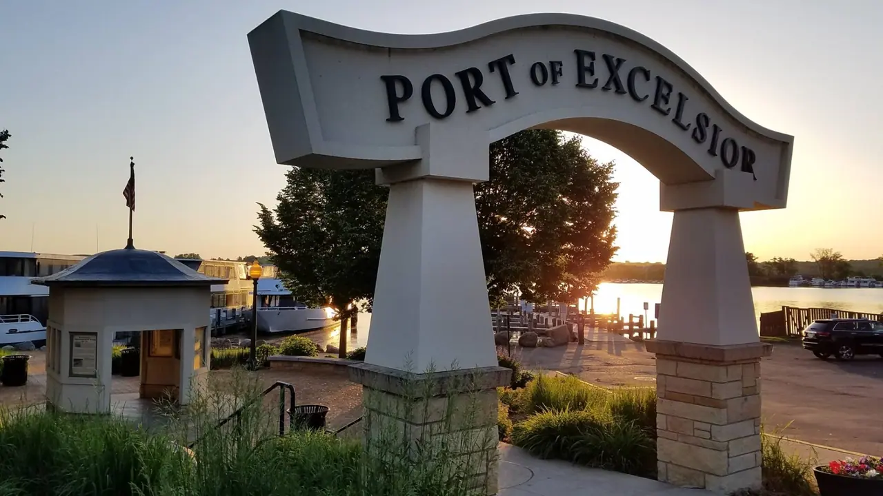 Mint Moving movers serving Excelsior